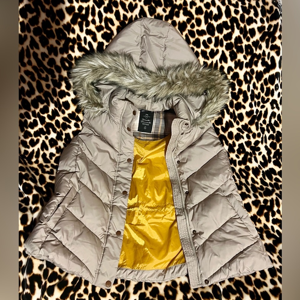 Gap Winter Edition 2012 Outdoor Specialist Beige Vest Size XL Womens Puffer Vest